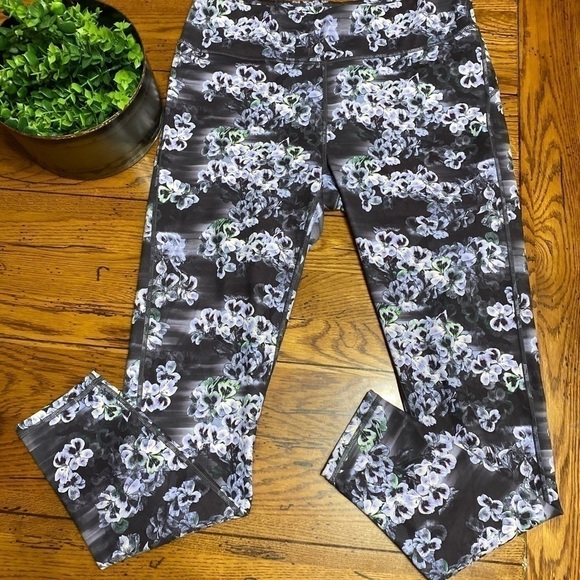 Fabletics Mid-Rise Printed Pureluxe Legging Size Medium? NO SIZE TAG - Picture 2 of 8
